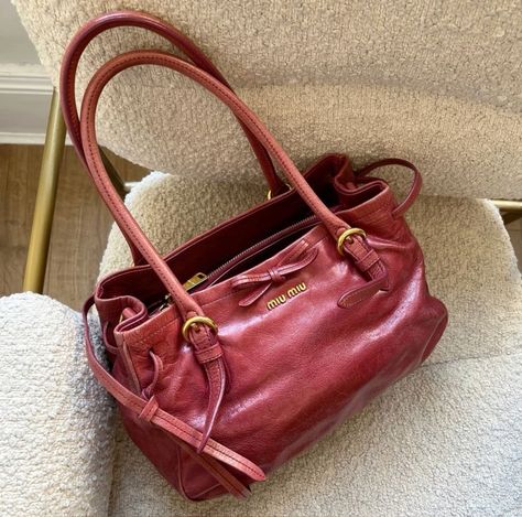 Red Purse Aesthetic, Red Bag Aesthetic, Vintage Bag Aesthetic, Handbags Aesthetic, Aesthetic Designer, Mode Hippie, Dream Bag, Miu Miu Bag, Dream Bags