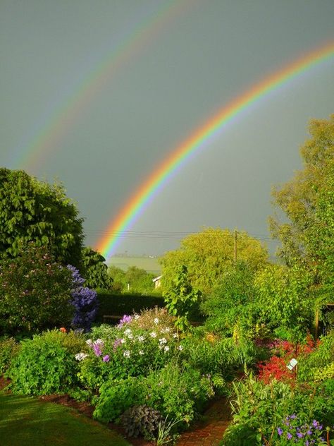 Christian Canvas Paintings, Light Being, Rainbow Pictures, Rainbow Photography, Love Pink Wallpaper, Diy Abstract Canvas Art, God's Promise, Double Rainbow, Rainbow Sky