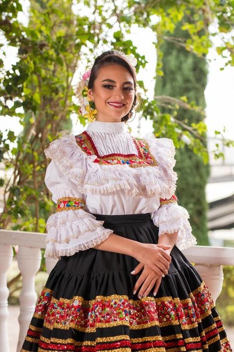 Colombian Dress, Folklorico Dresses, Dress Traditional, Traditional Dance, Dress Images, American Traditional, Dance Dress, Folk Costume, Latin American