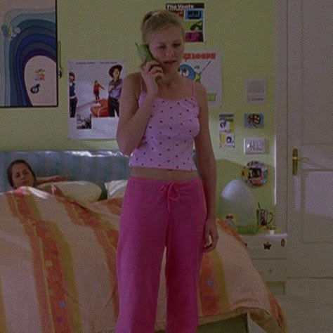 Y2k Sleepover, Bring It On 2000, Tv Fashion, 2000s Fashion Outfits, Movie Fashion, Kirsten Dunst, Slumber Party, The 2000s, 2000s Fashion