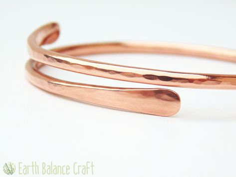 Copper Bracelet Diy, Copper Jewelry Tutorial, Contemporary Silver Jewelry, Diy Bling, Jewelry Hacks, Wire Wrap Jewelry Designs, Copper Jewellery, Copper Jewelry Handmade, Artisan Bracelets