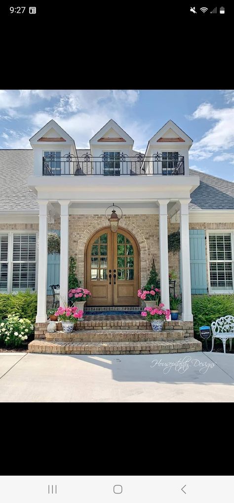 Front Landscape, One Level Homes, French Country Living, French Style Homes, French Country Living Room, Summer Porch, Country Style Homes, French Country House, Farmhouse Style House