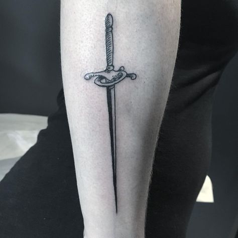 Arya Stark's Needle. Stick them with the pointy end. #pinobrosink #pinobrostattoo #gameofthronestattoo #gameofthrones #aryastark… Arya Tattoo, Arya Stark Needle, Arya Stark Tattoo, Arya Stark Costume, Game Of Thrones Tattoo, Game Of Thrones Costumes, Trendy Games, Gaming Tattoo, Arya Stark