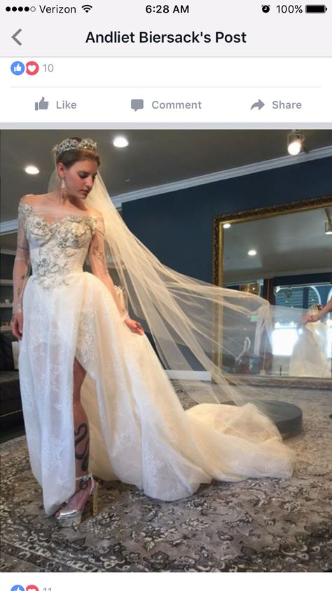 Juliet Simms wedding dress Andy Biersack And Juliet Simms, Juliet Simms, How To Dress For A Wedding, Brides With Tattoos, Galia Lahav, Wedding Gowns Mermaid, Andy Biersack, Black Veil Brides, Stunning Gowns