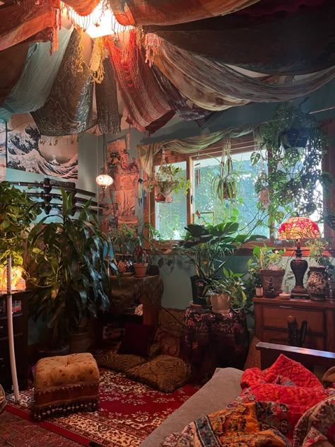 How To Industrial Decor Ideas For Your Home Pirate Bedroom Aesthetic, Surreal Room, Hippie Room, Fall Decorating Ideas, Hippy Room, Chill Room, Jungle Room, Fall Decor Ideas, Dream House Rooms