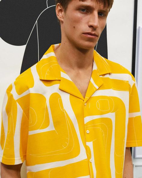 Riviera Fashion, Bright Colored Outfits, Zara Collection, Matching Sweatshirts, Fashion Marketing, Bowling Shirts, Zara Man, Collared Shirt, Graphic Shirt