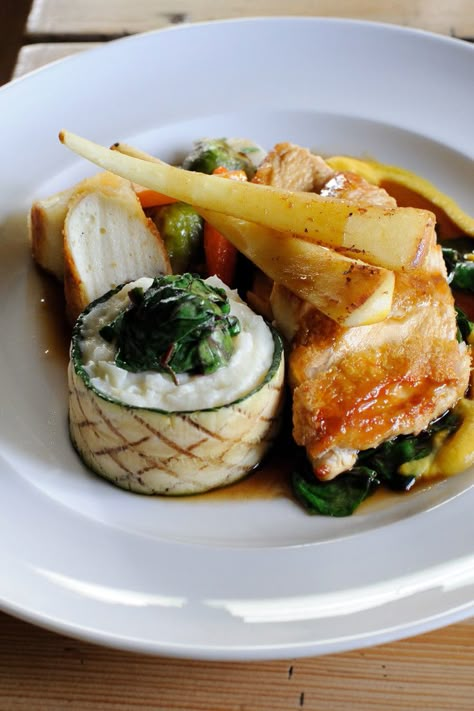 Chicken Supreme Recipe, Potato Purée, Grilled Courgette, Chicken Supreme, Gourmet Chicken, Great British Chefs, Fav Food, Wine Pairings, Fine Dining Recipes