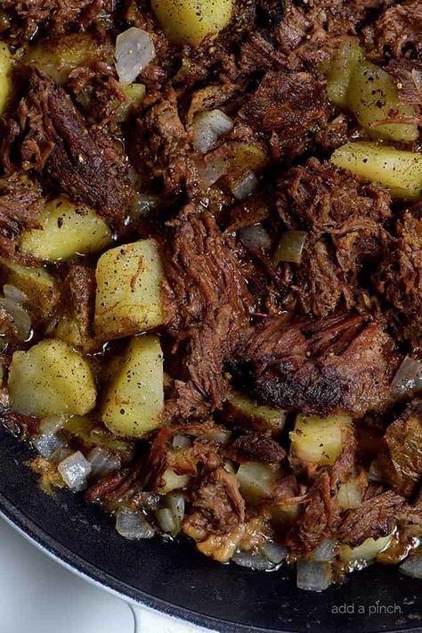 Southern Beef Hash Recipe Leftover Beef Recipes, Diced Beef Recipes, Roast Beef Hash, Beef Hash Recipe, Leftover Roast Beef Recipes, Leftover Prime Rib Recipes, Roast Beef And Potatoes, Leftover Pot Roast, Leftover Roast Beef