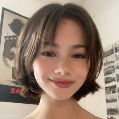 Girls With Short Hair Aesthetic, Face Claims Short Hair, Super Short Hair With Bangs, Asian Girl Short Haircut, Short Aesthetic Haircuts, Face Claim Short Hair, Short Japanese Hair, Douyin Short Hair, Short Aesthetic Hair