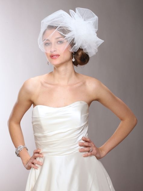 Mariell Chic Designer Bouffant-style Side Veil In Four Colors 3905v-w. Mariell Chic Designer Bouffant-style Side Veil In Four Colors 3905v-w on Tradesy Weddings (formerly Recycled Bride), the world's largest wedding marketplace. Price $99.99...Could You Get it For Less? Click Now to Find Out! Pretty Wedding Hair, Cape Veils, Short Veils, Dupatta Bridal, Bridal Scarf, Bridal Birdcage Veils, Elegant Veils, Casino Wedding, Simple Veil