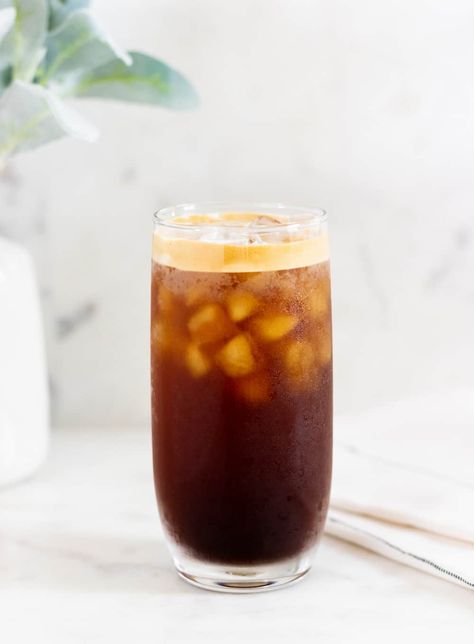 How to make an Iced Americano at Home Korean Iced Americano Recipe, Korean Iced Americano, Iced Americano Recipe, Coffee Drinks Ideas, Americano Recipe, Cold Coffee Recipe, Coffee Drinks At Home, Cafe Drinks, Steeped Coffee