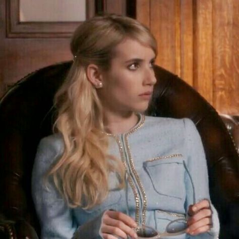 Chanel Oberlin: "Pilot" (Scream Queens). Chanel Oberlin Hair, Chanel Oberlin, Emma Roberts Style, Queen Aesthetic, Regina George, Scream Queens, Girl Inspiration, Emma Roberts, Feminine Aesthetic