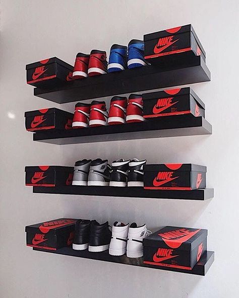 1 love. 📷:@daryldwiatma #JordanFridays Sneakerhead Bedroom, Sneakerhead Room, Sneaker Closet, Sneaker Displays, Sneaker Storage, Shoe Room, Shoes Wallpaper, Shoe Wall, Jordan Shoes Girls