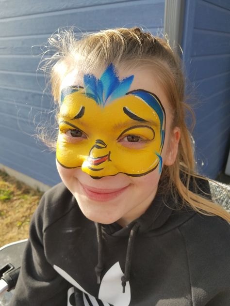 Flounder from Little mermaid mask Flounder Face Paint, Flounder Costume Diy, Flounder Makeup, Fish Halloween Costume, Rainbow Fish Costume, Flounder Little Mermaid, Halloween Costume For Dogs, Flounder Costume, Mermaid Mask