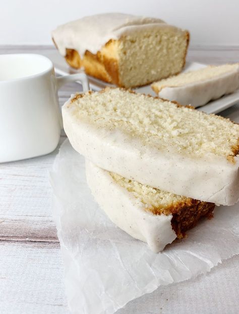 Buttermilk Pound Cake with Vanilla Bean Glaze Buttermilk Pound Cake, Cake With Caramel, Loaf Cake Recipes, Caramel Glaze, Pound Cake Recipe, Vanilla Flavor, Loaf Cake, Pound Cake Recipes, Pastry Cake