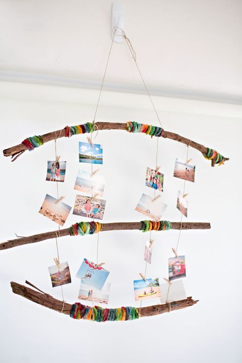 Check out this easy Yarn Wrapped Photo Mobile! Your kiddos will love to assemble this great craft and display their own works of art. Diy Photo Displays, Photo Mobile, Hello Wonderful, Kids Wraps, Wooden Clothespins, Diy Yarn, Reggio Inspired, Doll Family, Yarn Diy