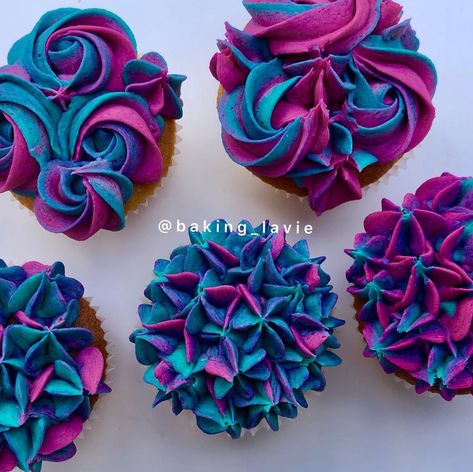 Blue Purple Cupcakes, Pink Purple Blue Cupcakes, Purple And Blue Cupcakes, Hot Pink Cupcakes, White Wedding Cupcakes, Hydrangea Cupcakes, Black Cupcakes, Cake Pop Designs, Red Cupcakes