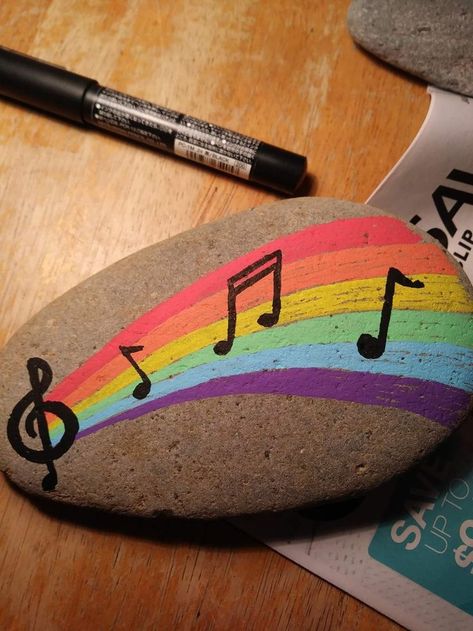 Rainbow Music, Hard Rock Music, Painted Rocks Kids, School Of Rock, Painted Rocks Craft, Painted Rocks Diy, Rainbow Crafts, Rock Painting Ideas Easy, Rock Painting Patterns