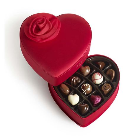 Truffles & Chocolates for Valentine's Day - 15 pc Fabric Heart Box - Godiva Chocolate San Valentin, Godiva Chocolatier, Heart Chocolate, Heart Gift Box, Godiva Chocolate, Heart Shaped Chocolate, Valentines Day Chocolates, Chocolate Shells, Valentine Chocolate