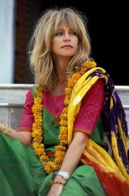 36 Trendy Hair Trends Fringe Haircuts#Nails #NailArt #NailPolish #GelNails #GelPolish #Acrylics #Manicure #Pedicure #ManiPedi #InstaNails #NailArtist #NailAddict #NailCare #NailPorn #NailsOfInstagram Goldie Hawn Hair, Long Hair Volume, Fringe Haircuts, Hair Light, Flowers In Her Hair, Aesthetic Brown, Goldie Hawn, Hair Balayage, Trendy Haircuts