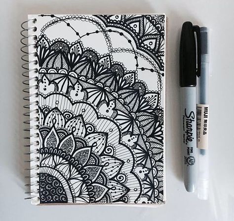 Vignette Art Drawing Simple, Vignette Drawing Easy, Art For Diary, Vignette Drawing, Arte Hippy, Mandala Doodle, Easy Mandala Drawing, Idee Cricut, Easy Mandala