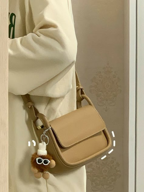 Beige Sling Bag, Crossbody Bags Aesthetic, Cute Korean Bag, Korean Handbags Fashion, Sling Bags Aesthetic, Aesthetic Sling Bag, Sling Bag Aesthetic, Korean Handbags, Nature Creatures