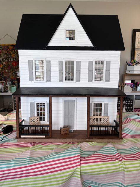 Exterior so far! Dollhouse Exterior Ideas Color Schemes, Doll House Exterior, Vermont Farmhouse Jr Dollhouse, Vermont Farmhouse Jr, Dollhouses Diy, Happy Hobbies, Dollhouse Exterior, Barbie Display, Vermont Farmhouse