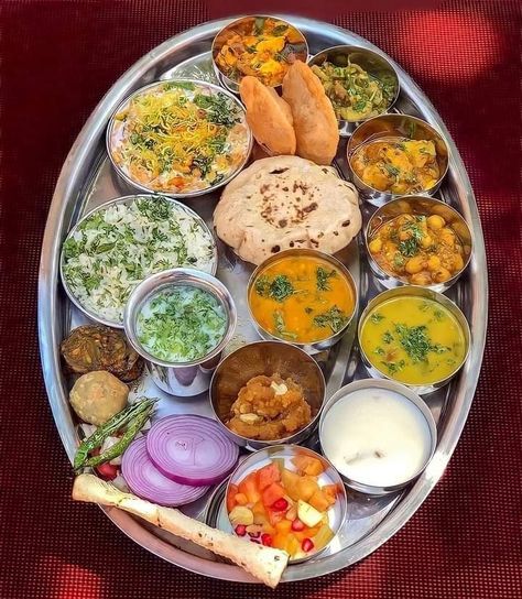 Veg Thali Indian, Healthy Snacks Indian, Healthy Indian Snacks, Snacks Indian, Vegetable Cutlets, Kids Snack Food, Indian Food Photography, Thali Decoration, Savory Bites