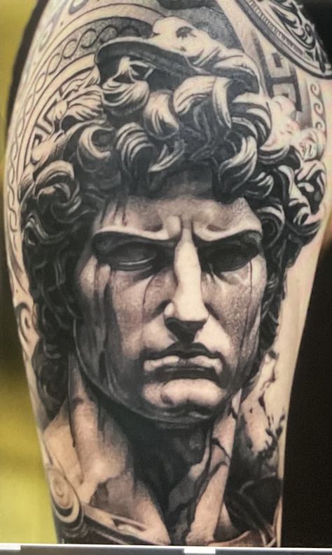 Roman Realism Tattoo, Greek Shoulder Tattoo, Greek Building Tattoo, Alexander The Great Tattoo, Colosseum Tattoo, Perseus Tattoo, Cesar Tattoo, Tattoo Peito, Amber Tattoo