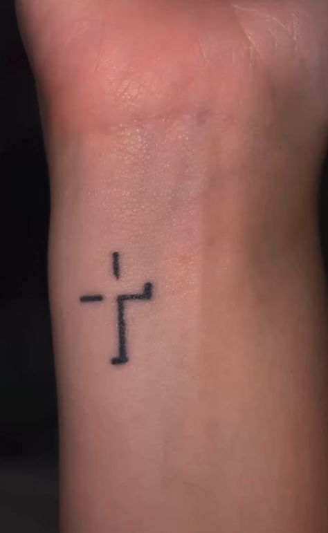 Cross Tattoo On Wrist, Female Tattoo Ideas, Tattoo Ideas Males, 16 Tattoo, Cross Tattoos For Women, Cross Tattoo For Men, Neck Tattoos Women, Cross Tattoo Designs, Petite Tattoos