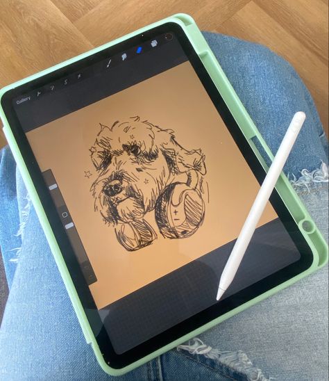 Aesthetic ipad drawing 😍 Digital Drawing Tablet Aesthetic, Ipad Photos Aesthetic, Art Tablet Aesthetic, Ipad Drawing Setup, Ipad For Drawing, Sketch Ipad Drawings, Ipad Procreate Aesthetic, I Pad Pro Aesthetic, Drawing Ipad Aesthetic