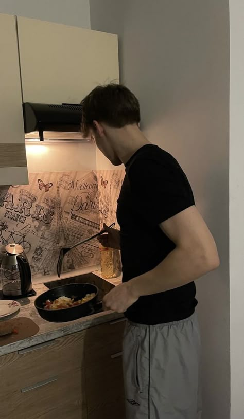 Boyfriend Cooking Aesthetic, Two Male Friends Aesthetic, Boy Cooking Aesthetic, Man Cooking Aesthetic, Aesthetic Husband, Noah Riley, Boyfriend Vision Board, Boyfriend Material Aesthetic, Books And Pens Photography