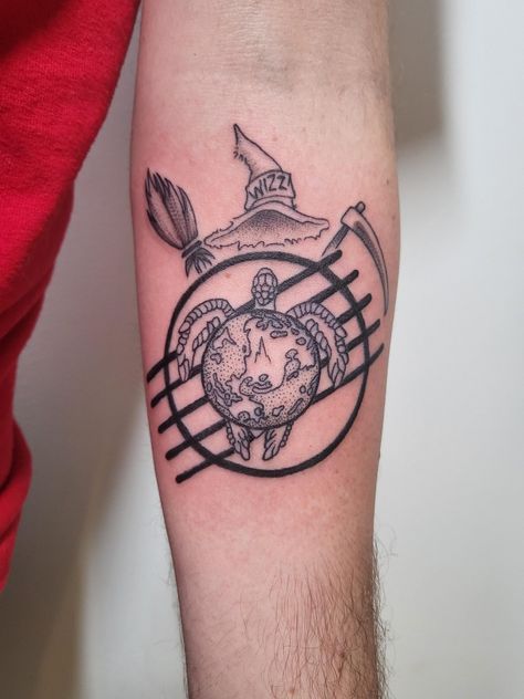 Discworld Tattoo, Terry Pratchett Discworld, Tattoos Pictures, Fantasy Tattoos, Terry Pratchett, Pictures Images, Picture Tattoos, New Job, Cool Tattoos