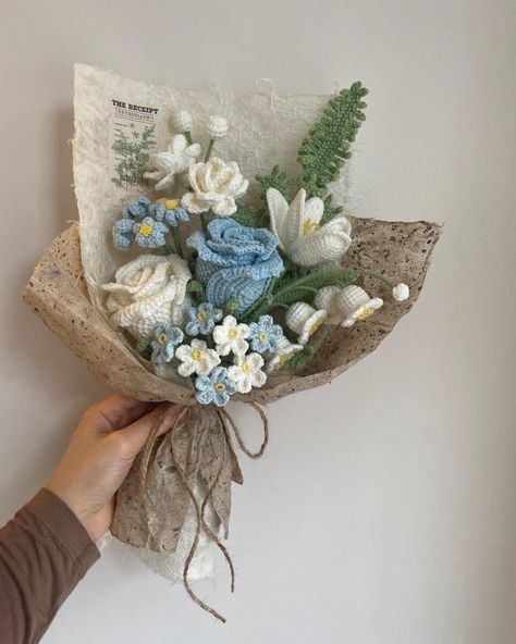 Cute Flowers Bouquet Gift Ideas, Knit Flower Bouquet, Crochet Bouquets Ideas, Crochet Flower Bouquet Mothers Day, Valentine’s Day Crochet Bouquet, Flower Bouquet Arrangements Diy, Crochet Flower Wedding Bouquet, Crochet Gift For Mother, Crochet Valentines Day Ideas