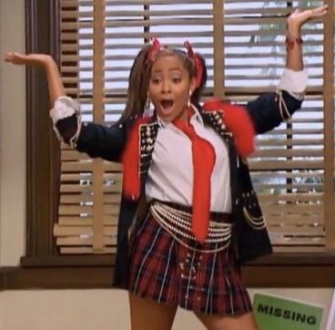 Y2k Uniform, Aesthetic Outfit Y2k, Raven Outfits, 2000s Fashion Inspiration, So Raven, Channel Outfits, Aesthetic Outfits Y2k, Uniform Clothes, Raven Symone