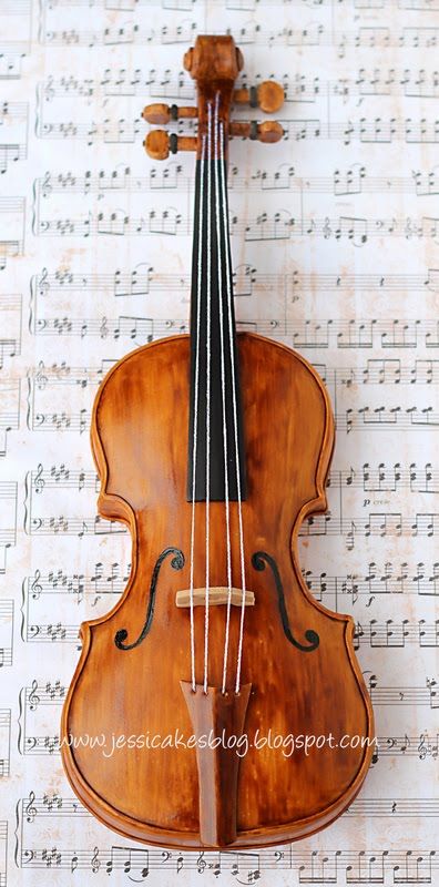 Awesome Violin Cake Musical Cakes, Violin Cake, Old Violin, Super Torte, Music Cakes, Realistic Cakes, Sculpted Cakes, Crazy Cakes, Specialty Cakes