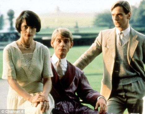 Brideshead Revisited: From left Diana Quick, Anthony Andrews and Jeremy Irons Anthony Andrews, Best Period Dramas, Brideshead Revisited, Evelyn Waugh, Duncan Grant, Eugene Atget, Berenice Abbott, Made Me Laugh, Diane Arbus