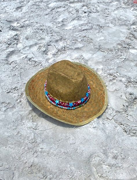 Cow Boy Hat, Costal Cowgirl, Hat Diy, Noah Kahan, Beaded Hat, Cowgirl Hat, Diy Hat, Hat Ideas, Coastal Cowgirl