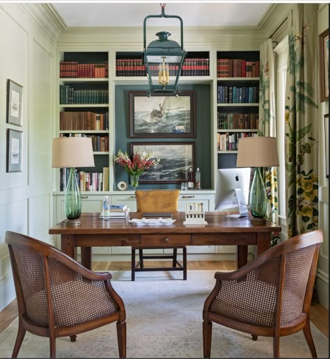 Traditional Home Office, Traditional Office, Casa Vintage, Small Home Office, Classic House, Home Office Design, Front Room, Home Staging, Decoration Design