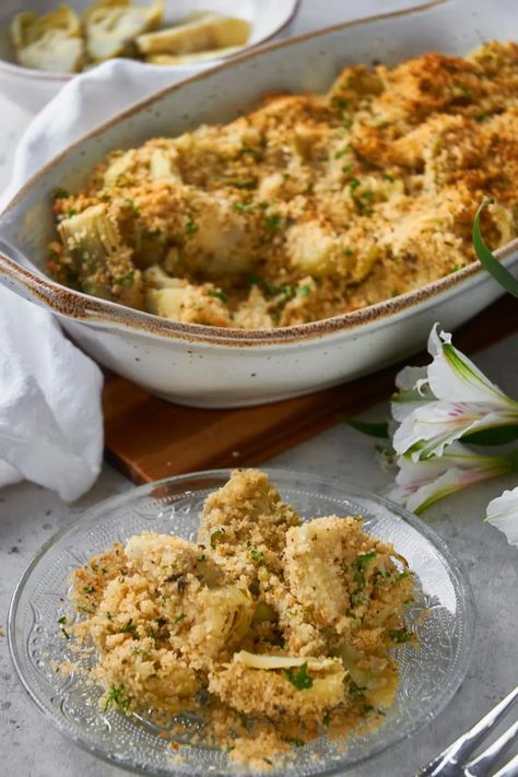 The BEST Artichoke Casserole (Prepared In Just 5 Minutes) Best Artichoke Recipe, Artichoke Casserole, Baked Artichoke, Stuffed Pepper Casserole, Vegetable Side Dishes Recipes, Artichoke Recipes, Side Dishes Recipes, Dinner Sides, Easy Casserole Recipes