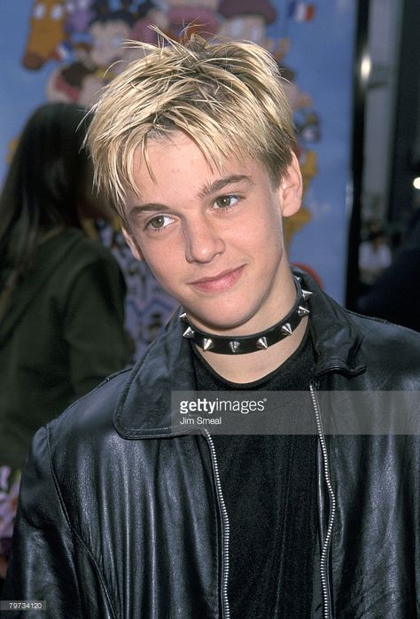 Aaron Carter ♡ Blonde Actors Under 30, Lil Aaron, Aaron Carter, Anime Boy Hair, Nick Carter, Fandom Outfits, Blonde Boys, Famous Stars, Child Actors