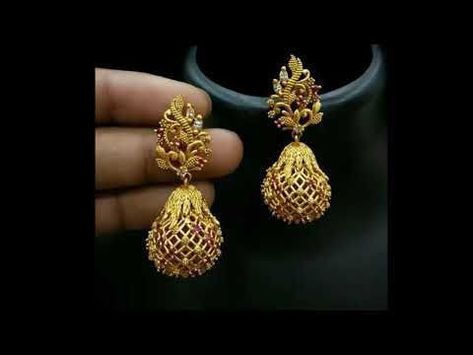 Latest Gold Earrings Designs, Latest Gold Earrings, Gold Earrings Indian, Antique Gold Earrings, Gold Earrings Models, Gold Jewelry Simple Necklace, Gold Mangalsutra Designs, Gold Necklace Indian Bridal Jewelry, Gold Bridal Earrings