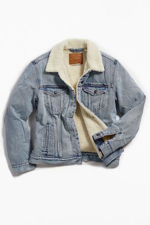 Levi's Sherpa Denim Jacket & Denim Puffer Coat Denim Sherpa Jacket, Urban Wear Women, Sherpa Denim Jacket, Sherpa Lined Denim Jacket, Hipster Mens Fashion, Trendy Fall Outfits, Oversized Denim Jacket, Urban Dresses, Sherpa Jacket