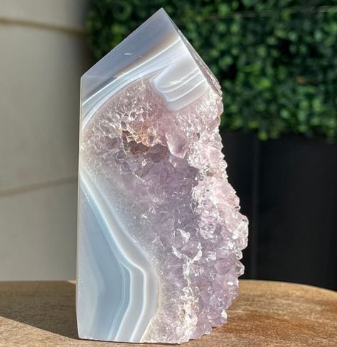 Admiring the breathtaking beauty of the Amethyst Agate Cluster Tower! 💜✨ The colors are truly mesmerizing and enchanting. #AmethystAgate #CrystalCluster #NaturalBeauty 🌿💎 Crystal Tower Display, Crystal Room Decor, Huge Crystal, Peace And Healing, Unique Crystals, Crystal Room, Body Mind Soul, Pretty Rocks, Cool Rocks