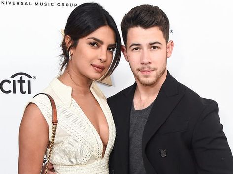 Celebrity Couples Talking About Age Differences in Their Relationships Nick Jonas, Better Half, People Magazine, Priyanka Chopra, Grammy Awards, Bollywood News, Celebrity Couples, सोशल मीडिया, Bollywood Actress