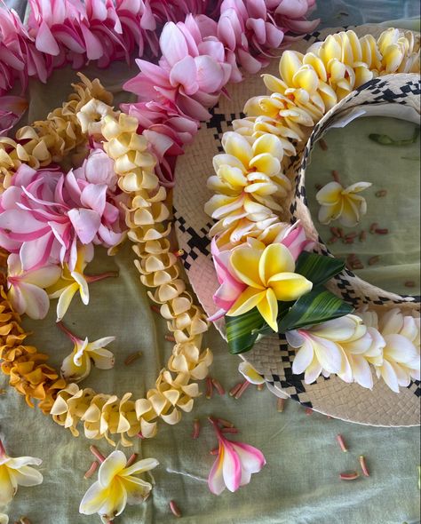 Lei Hawaii, Hawaii Lei, Plumeria Lei, Lei Lei, Flower Lei, Luau Birthday Party, Luau Birthday, All The Small Things, Hawaiian Culture