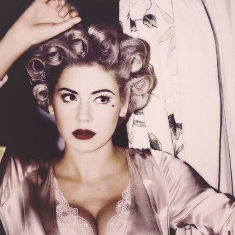 Electra Heart, Marina And The Diamonds, Heart Tattoo, Curly Hair, A Woman, Diamonds, Hair