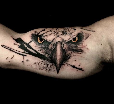 Piercing eyes on this eagle face bicep tattoo, with black paint splashes. This piece was created by Richard Blackstar. Eagle Face Tattoo, Tattoo Bicep, Eagle Head Tattoo, Bald Eagle Tattoos, Inner Arm Tattoos, Inner Bicep Tattoo, Tier Tattoo, Eagle Face, Tattoo Trend