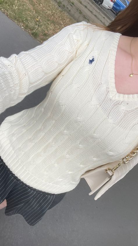 Polo Ralph Lauren Knit Sweater Outfit, White Ralph Lauren Sweater Outfit, White Knit Polo Sweater, Ralph Lauren V Neck Sweater Outfit, Old Money Sweater Outfit, Polo Knit Sweater Outfit, Ralph Lauren Knit Sweater Outfit, White Jumper Outfit, Polo Ralph Lauren Women Outfits