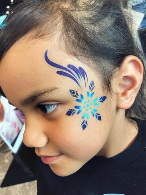 Snow Face Paint, Christmas Theme Face Painting, Snow Man Face Paint, Winter Face Painting, Winter Face Paint, Elsa Face Paint, Cute Face Paint Ideas, Face Painting Party, Maquillaje Simple